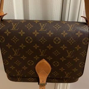 Louis Vuitton cross body 10”x8.5”x3” -Vintage - Authentic - in good condition